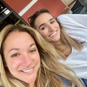 Meet your Posher, Vicky